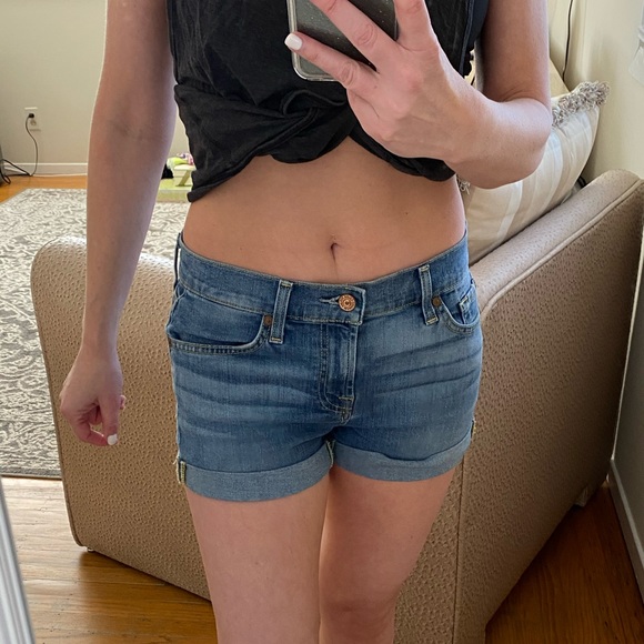 ✨BOGO FREE✨ 7 for All Mankind Roll Up Jean Shorts - Picture 4 of 5